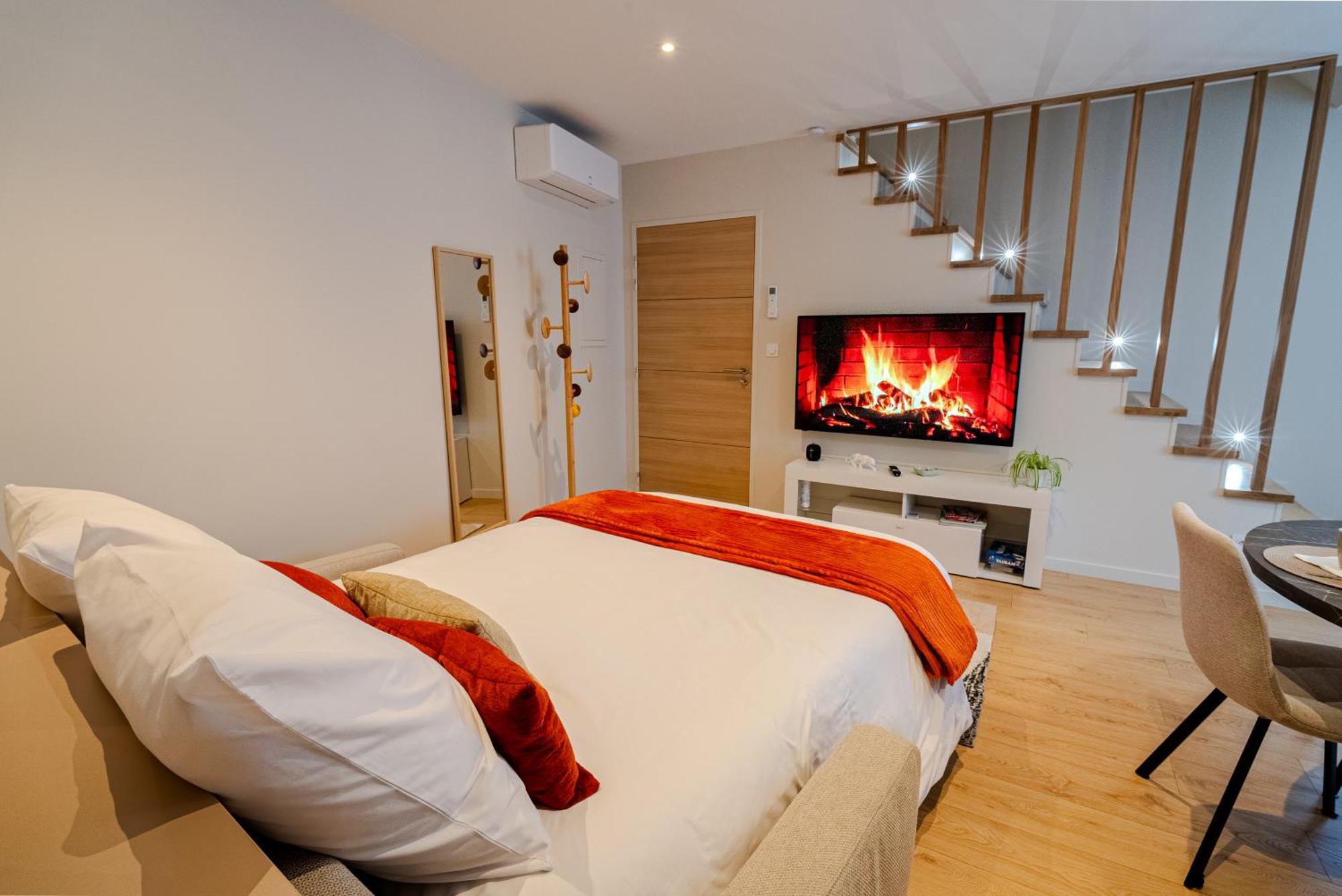 Au Duplex D'Or Centre Historique Διαμέρισμα Μπεζανσόν Εξωτερικό φωτογραφία