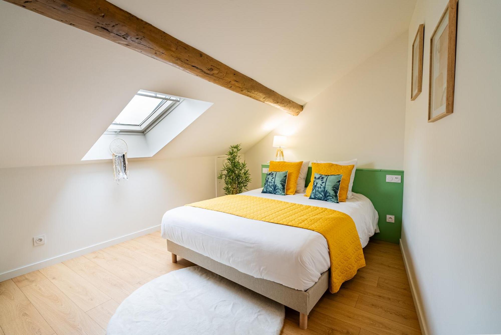 Au Duplex D'Or Centre Historique Διαμέρισμα Μπεζανσόν Εξωτερικό φωτογραφία