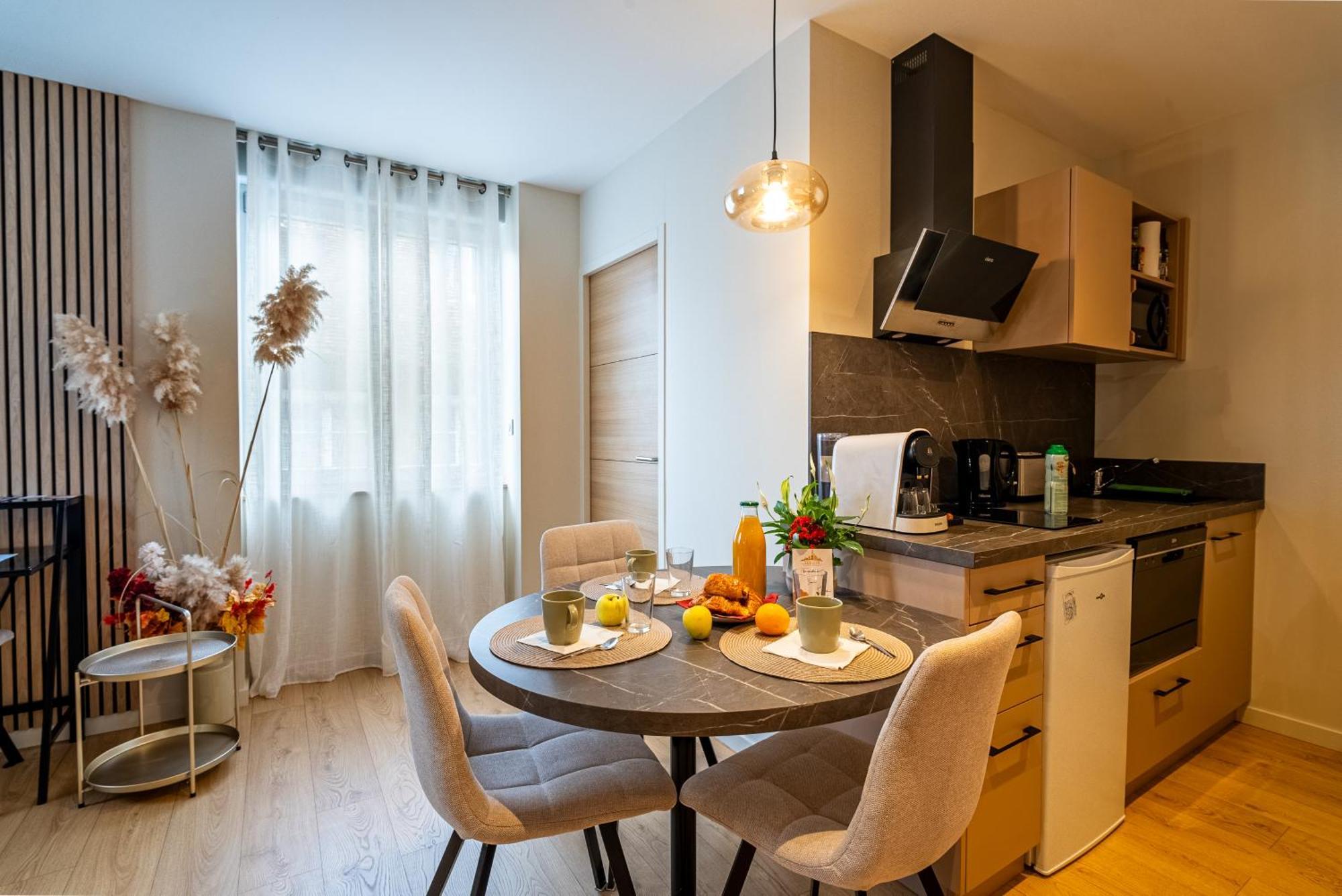 Au Duplex D'Or Centre Historique Διαμέρισμα Μπεζανσόν Εξωτερικό φωτογραφία