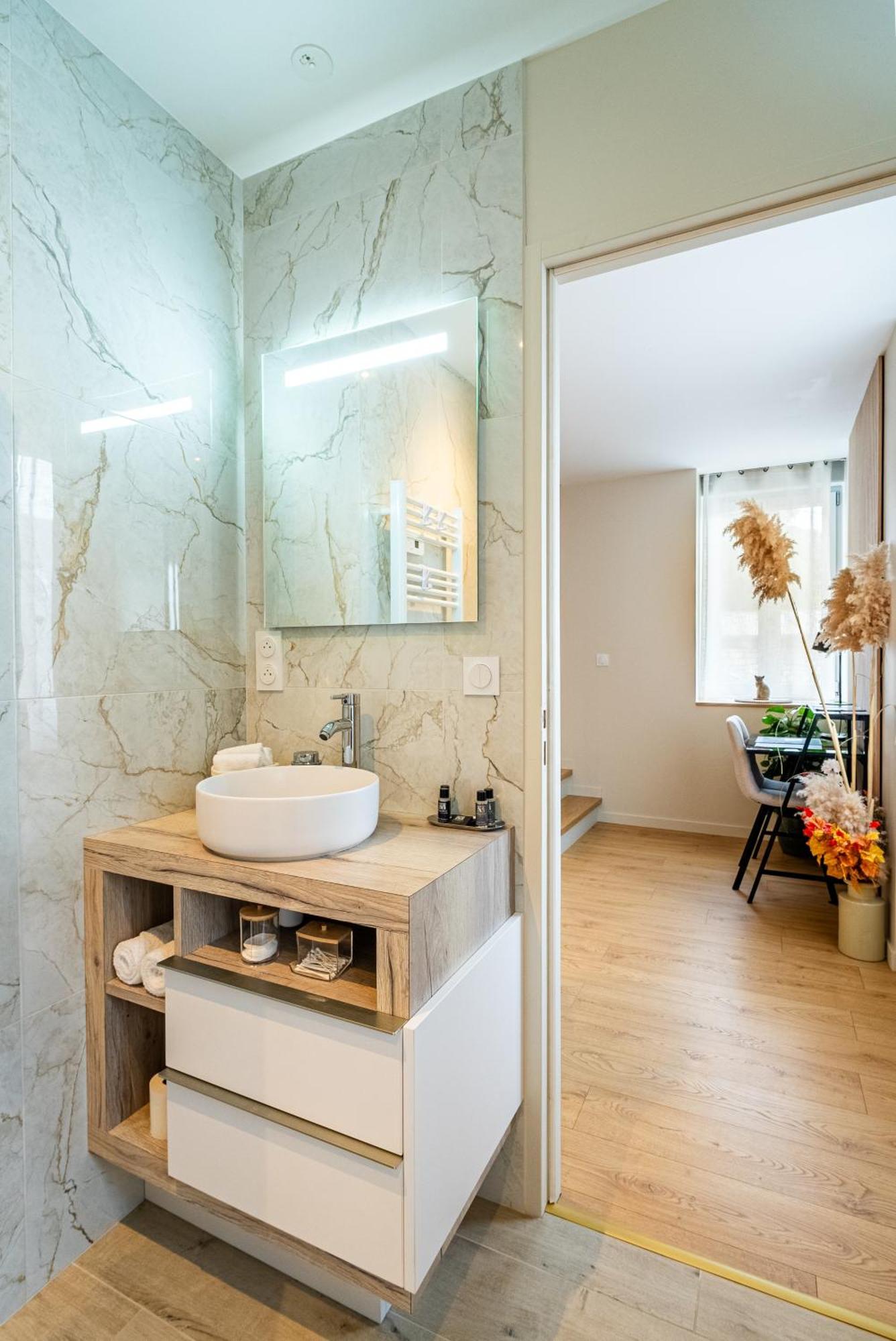 Au Duplex D'Or Centre Historique Διαμέρισμα Μπεζανσόν Εξωτερικό φωτογραφία