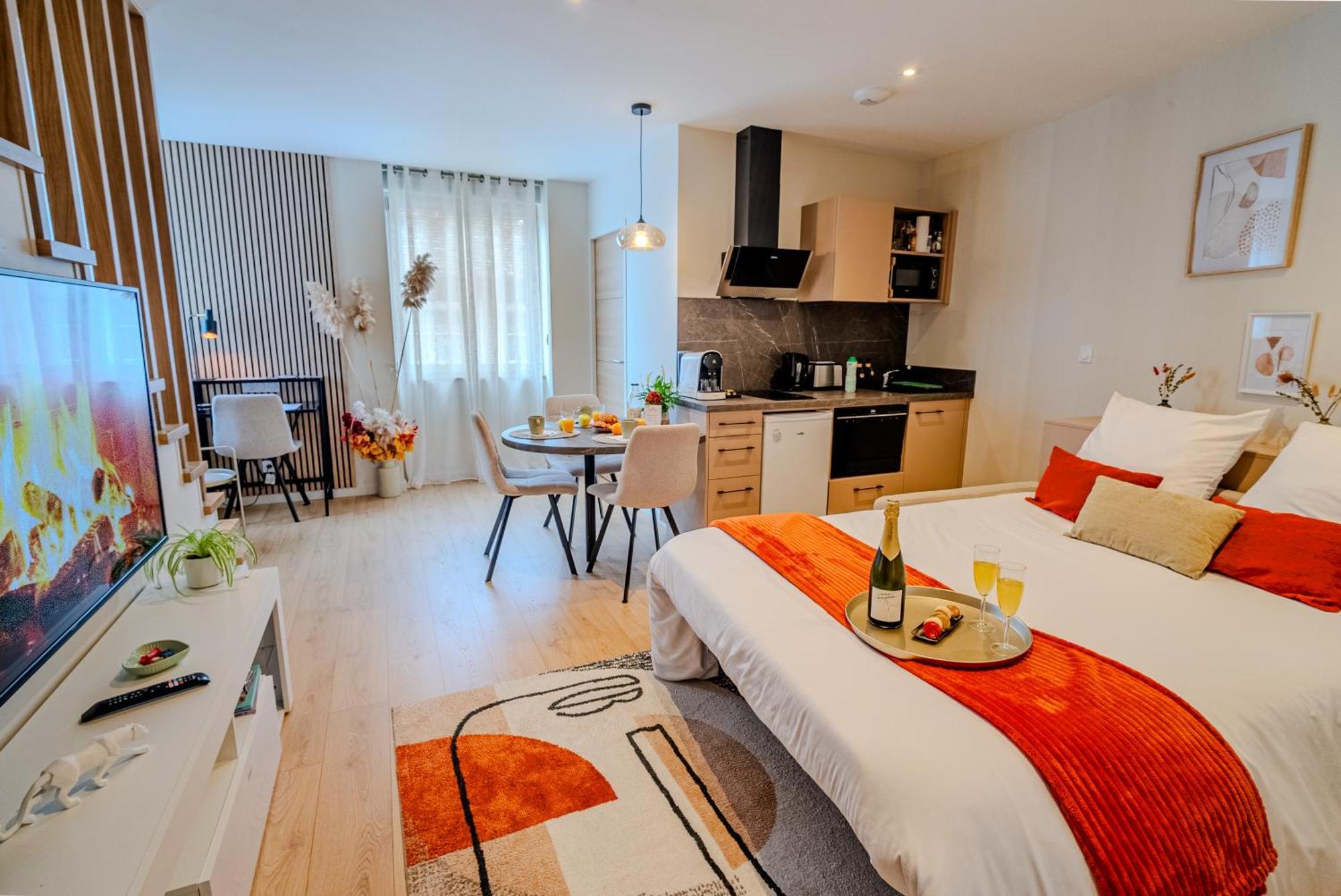 Au Duplex D'Or Centre Historique Διαμέρισμα Μπεζανσόν Εξωτερικό φωτογραφία